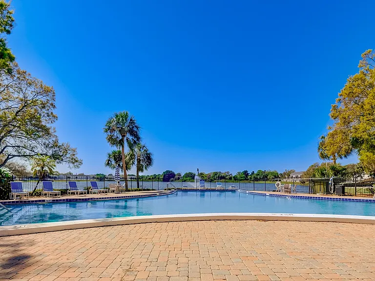 Reserve at Lake Pointe Apartments and Townhomes — Photo 7