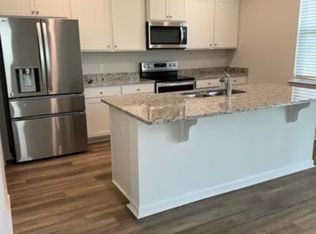 20 Roxbury Dr, Port Wentworth, GA 31407