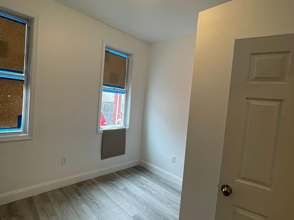 1st bedroom