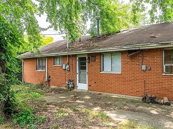 3rd image of 4430 Blueberry Ave