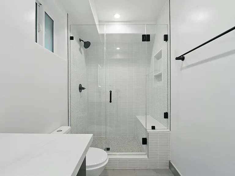 8234 Blackburn Ave #1/2 — Photo 27