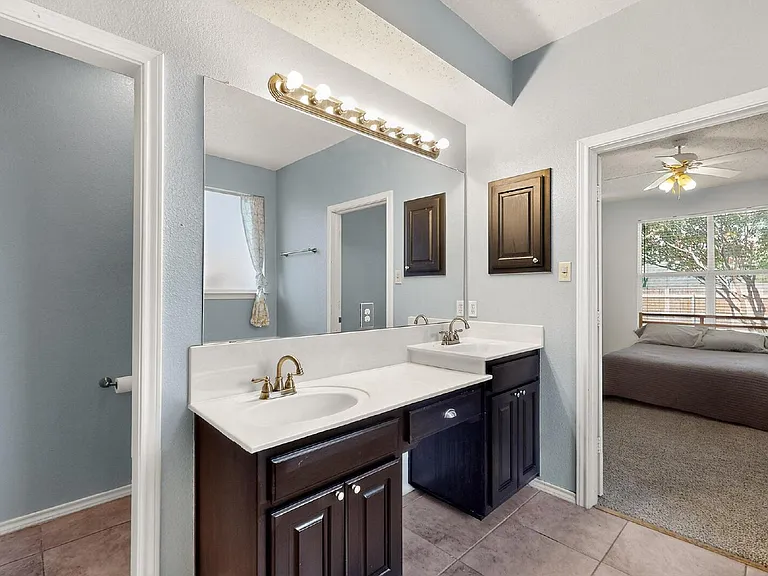 165 Hirth Dr — Photo 17