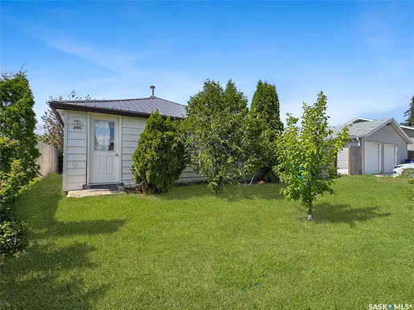 205 4th Street E, Wilkie, SK S0K 4W0
