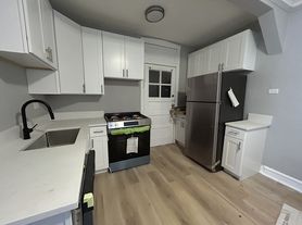 5005 North Harding Avenue - 3922-3, 5005 North Harding Avenue - 3922-3