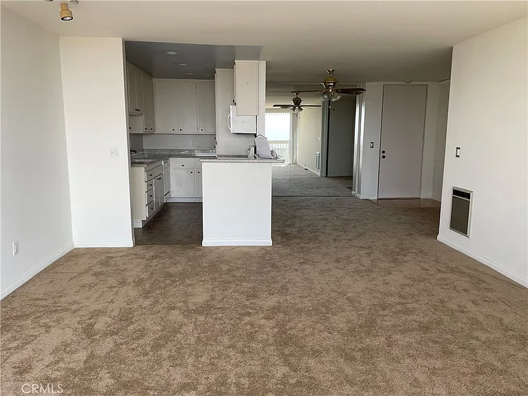 6542 Ocean Crest Dr — Photo 14
