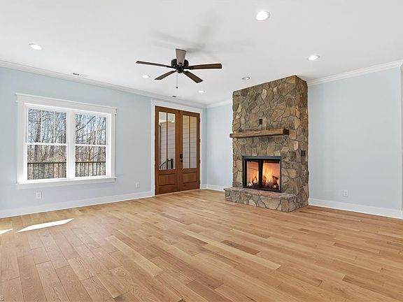 4th image of 1134 Godbey Rd