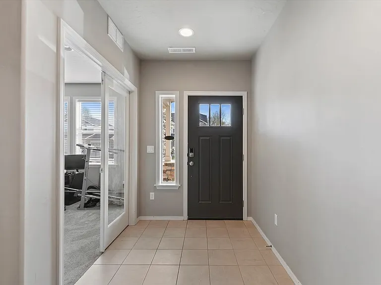 29 N Mingus Ave — Photo 1