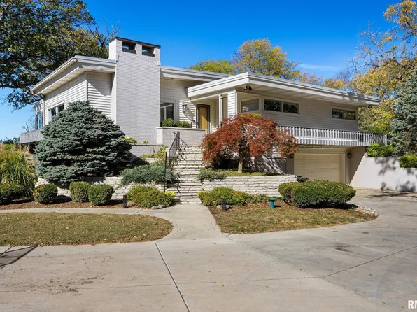 1283 N Skyview Dr, East Peoria, IL 61611