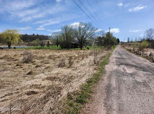 Slater Rd, Beach Lake, PA 18405