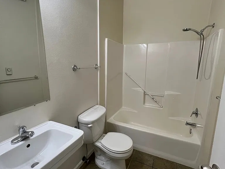 1920 Monte Vista Dr — Photo 12