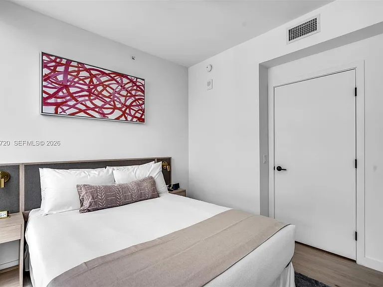 225 N Miami Ave #1701 — Photo 13