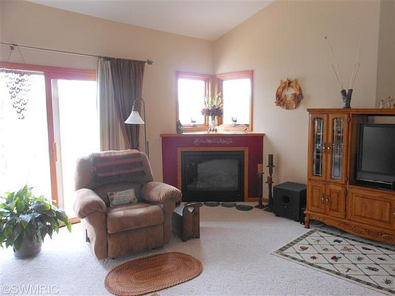 5th image of 7065 Oak Shore Dr