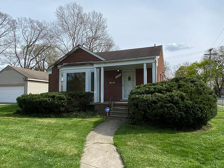 8251 Oak Park Blvd — Photo 1