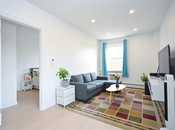 71-77 159th Street #4D, Fresh Meadows, NY 11365