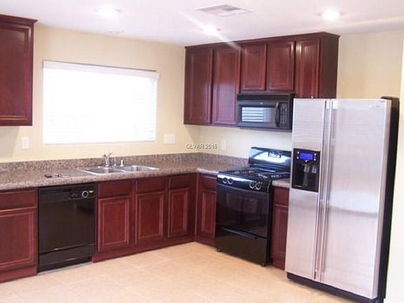 2nd image of 9543 Spruce Pine Ct #0