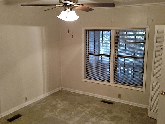 3rd image of 201 Hedgewood Dr