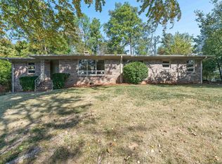 1836 Glendmere Dr, Vestavia, AL 35216