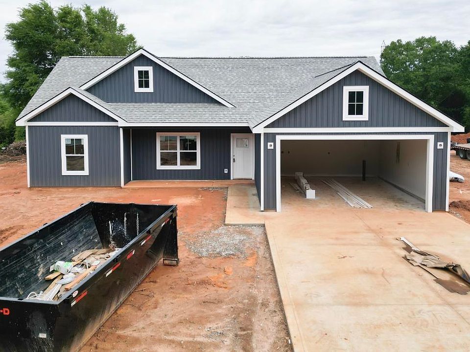 1st image of 502 Hellams Rd