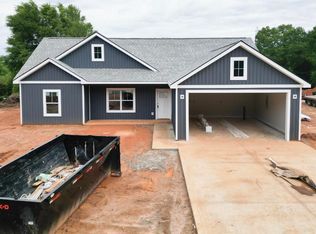 502 Hellams Rd, Gray Court, SC 29645