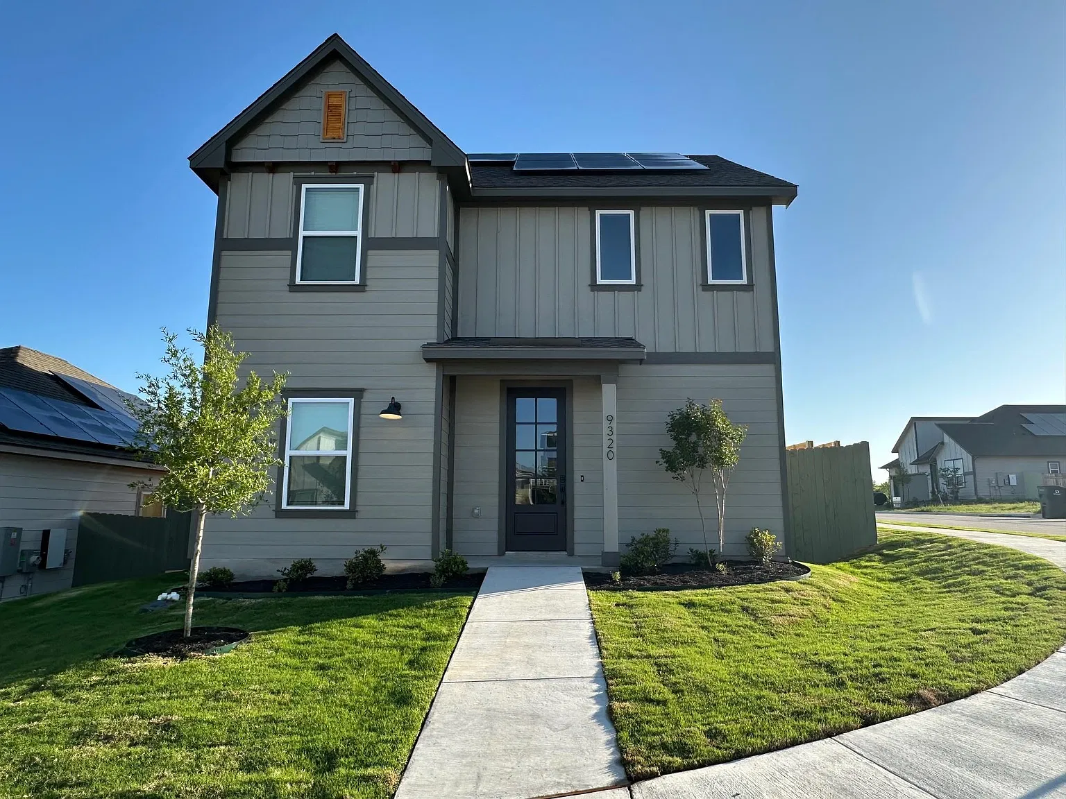3 bed, 2.5 bath, 1519 sqft, $2,840 — Photo 1