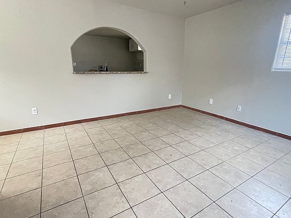 5th image of 503 Grosvenor St #1