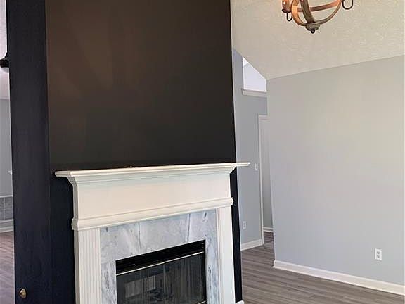 5th image of 535 Sterling Pointe Ct