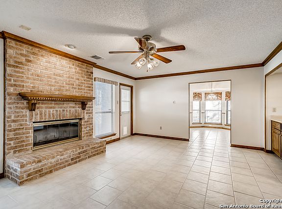 5th image of 4531 Hawthorn Woods
