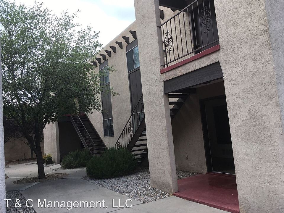 1st image of 137 Manzano St NE APT B