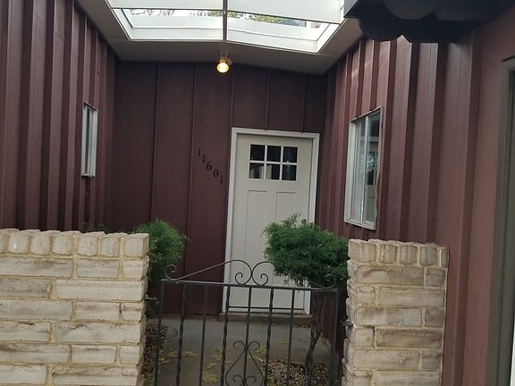 Gated front entry way. 