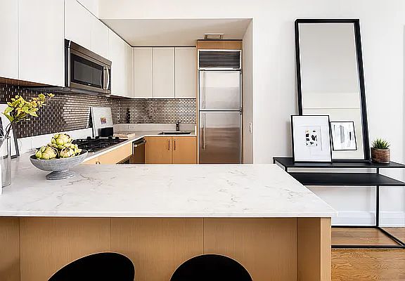 3rd image of 211 E 51st St APT 5C