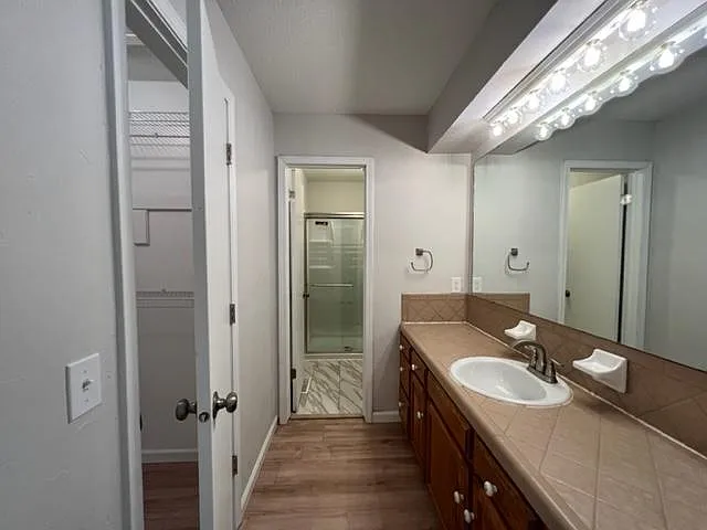 3859 S Hillcrest Ave — Photo 10