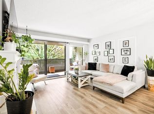 1955 Woodway Pl #212, Burnaby, BC V5B 4S5