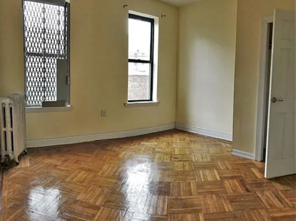 1176 President Street image 2 of 8