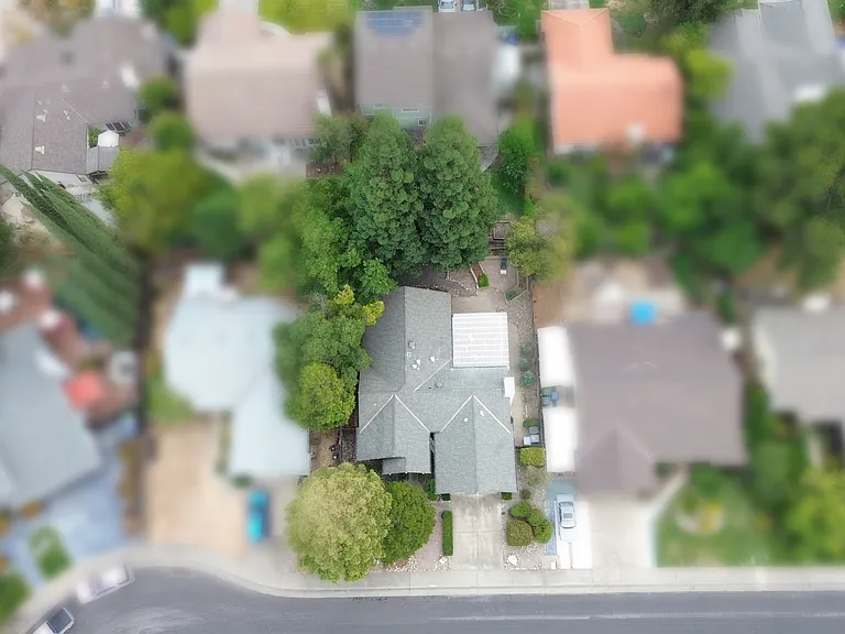 115 Rambling Dr — Photo 5