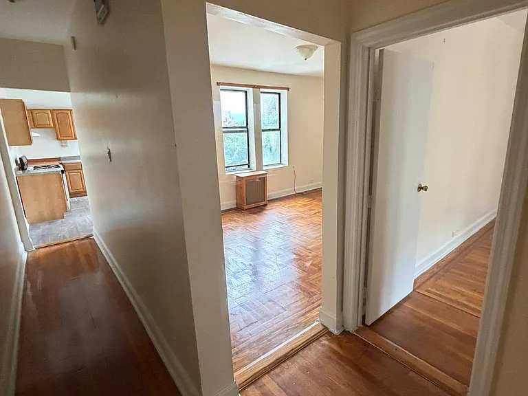 11 Hillside Ave #4J — Photo 3