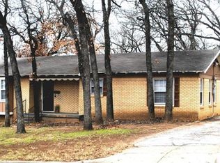 2413 McGee St, Fort Worth, TX 76112