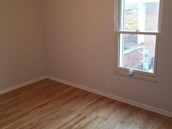3rd image of 1787 Willoway Cir N