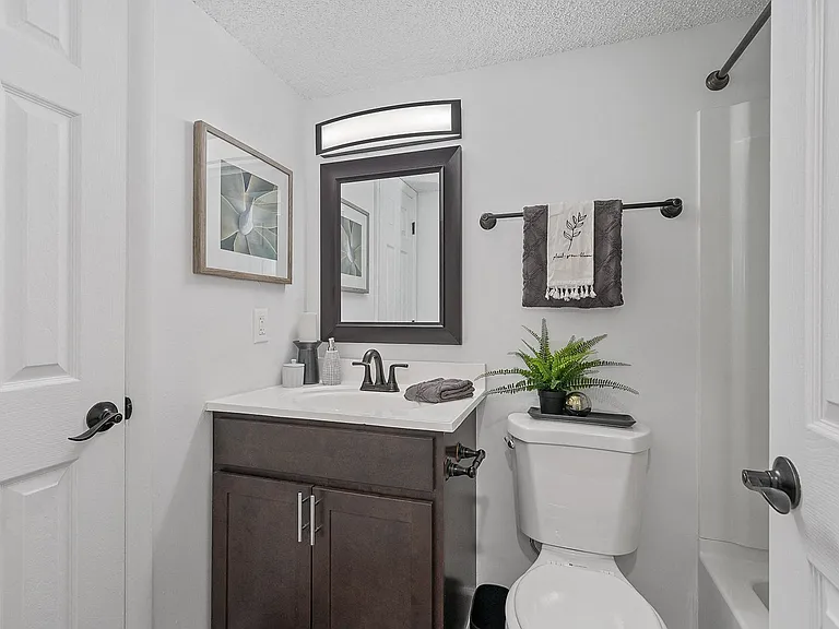 Timber Glen Apartments — Photo 106