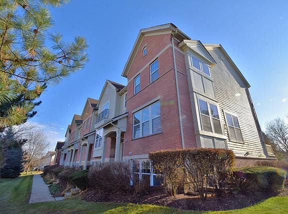 2nd image of 5690 Cambridge Way Unit 5690