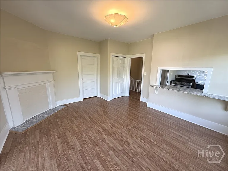 218 W Anderson St #UPPER — Photo 32