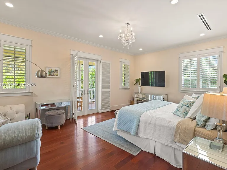 685 Harbor Ln — Photo 25