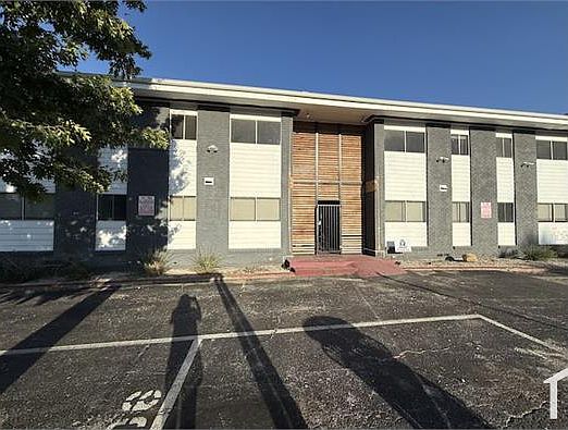 2nd image of 2701 Hemphill St
