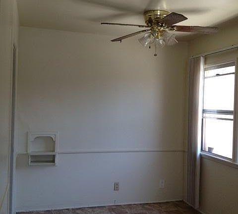 3rd image of 219 W Acacia Ave #1/2