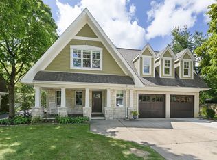 1944 North Dr, Glenview, IL 60025