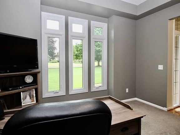 4th image of 10036 Pembrooke Cir