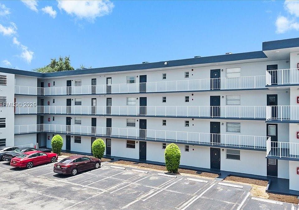 1st image of 447 NE 195th St APT 414