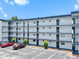 Royal Oaks, Miami, FL 33179