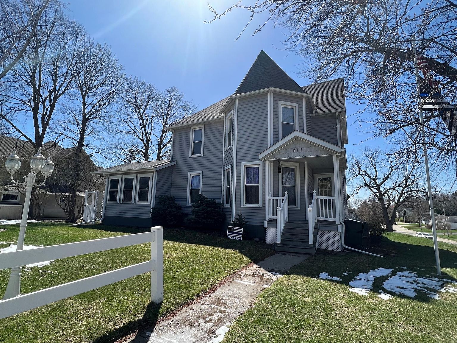 215 W Maple St, West Union, IA 52175 Zillow