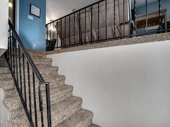 4th image of 5617 Burbury Ln