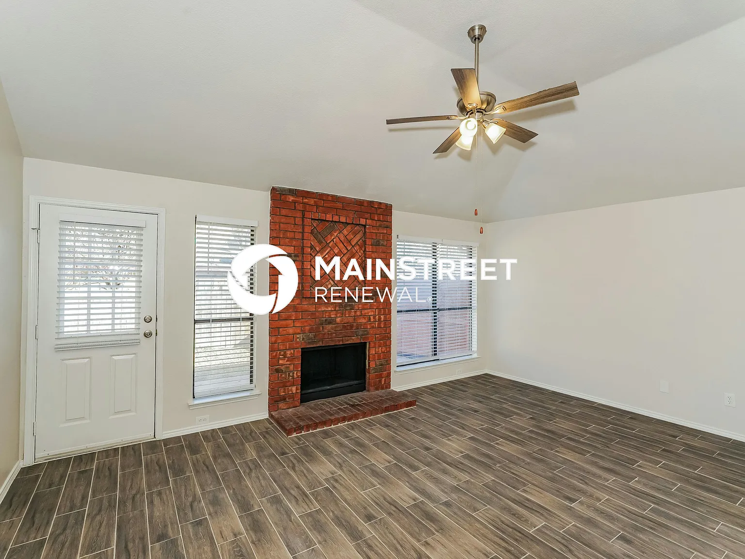 905 High Point Rd — Photo 4